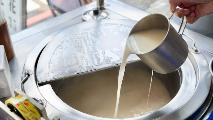 [台中] 林阿波杏仁茶｜豐原銅板美食！豐原30年老店，傳承三代的古早味！