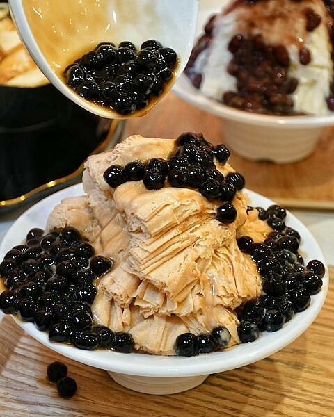 【台北中正】何家甜品鋪 公館汀州店 | 公館必吃雪花冰，口味多元冰品，糖廠秘製糖水，綿密塩滷豆花