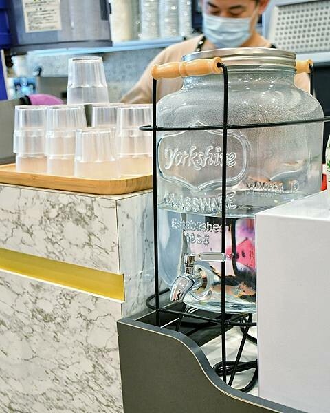 【台北中正】何家甜品鋪 公館汀州店 | 公館必吃雪花冰，口味多元冰品，糖廠秘製糖水，綿密塩滷豆花