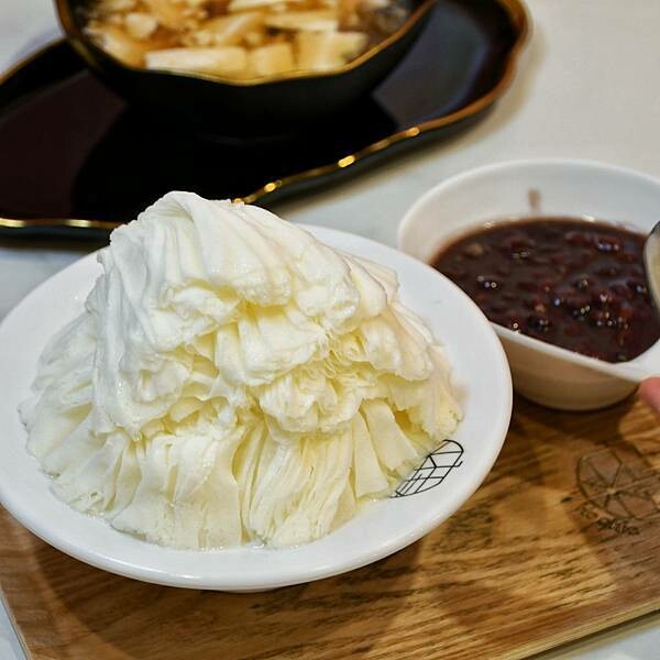 【台北中正】何家甜品鋪 公館汀州店 | 公館必吃雪花冰，口味多元冰品，糖廠秘製糖水，綿密塩滷豆花