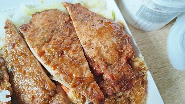 【板橋美食】恆香盛｜還沒用餐時間就大排長龍的超人氣排隊排骨飯