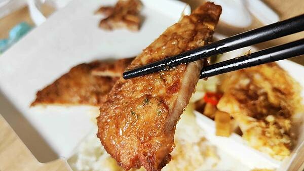 【板橋美食】恆香盛｜還沒用餐時間就大排長龍的超人氣排隊排骨飯