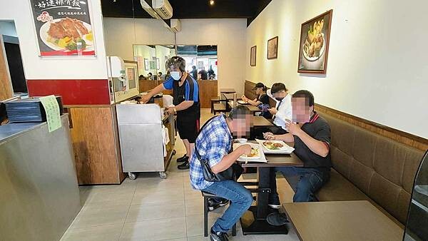 【板橋美食】恆香盛｜還沒用餐時間就大排長龍的超人氣排隊排骨飯