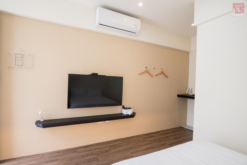 【臺南住宿】百坪獨棟villa民宿｜安平包棟住宿｜室外庭園泳池｜BBQ設施｜烹煮設備~~拾光旅宿世平二館 - 南人幫