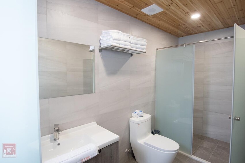 【臺南住宿】百坪獨棟villa民宿｜安平包棟住宿｜室外庭園泳池｜BBQ設施｜烹煮設備~~拾光旅宿世平二館 - 南人幫