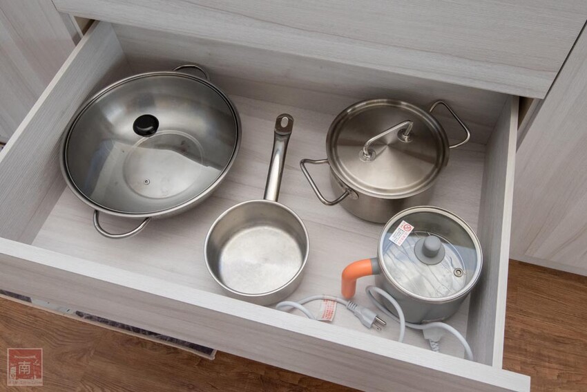 【臺南住宿】百坪獨棟villa民宿｜安平包棟住宿｜室外庭園泳池｜BBQ設施｜烹煮設備~~拾光旅宿世平二館 - 南人幫