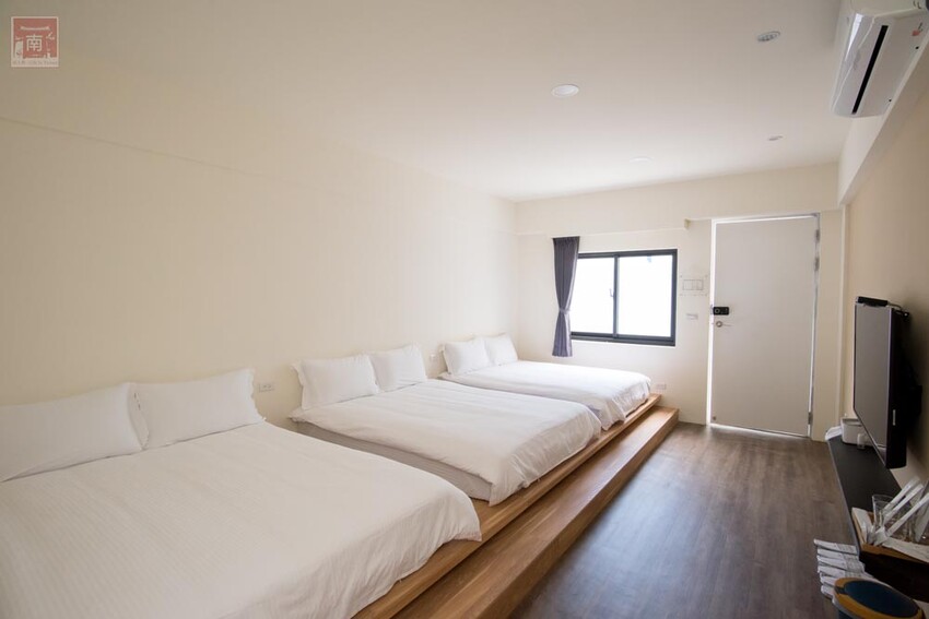 【臺南住宿】百坪獨棟villa民宿｜安平包棟住宿｜室外庭園泳池｜BBQ設施｜烹煮設備~~拾光旅宿世平二館 - 南人幫