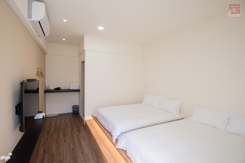 【臺南住宿】百坪獨棟villa民宿｜安平包棟住宿｜室外庭園泳池｜BBQ設施｜烹煮設備~~拾光旅宿世平二館 - 南人幫