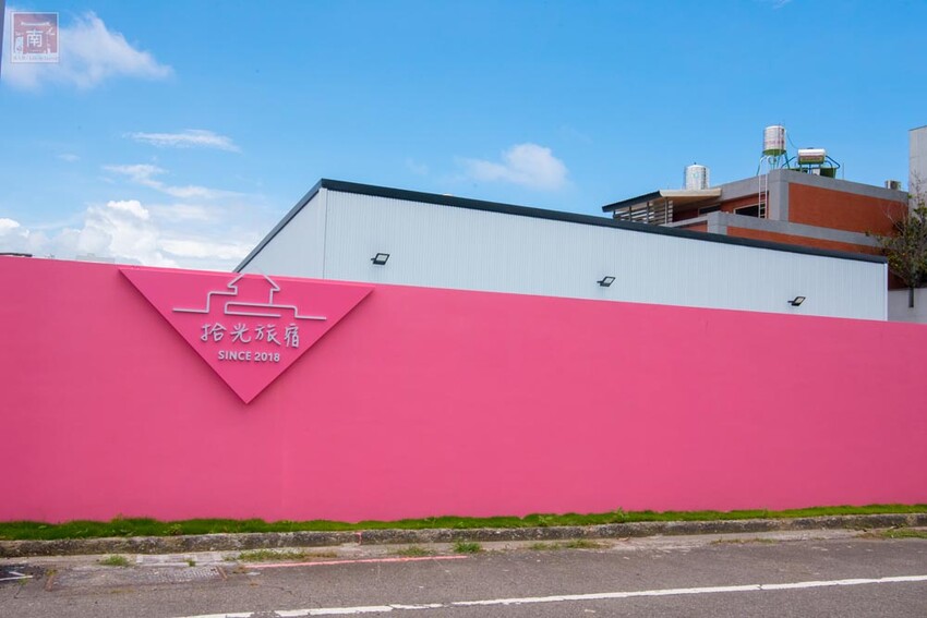 【臺南住宿】百坪獨棟villa民宿｜安平包棟住宿｜室外庭園泳池｜BBQ設施｜烹煮設備~~拾光旅宿世平二館 - 南人幫