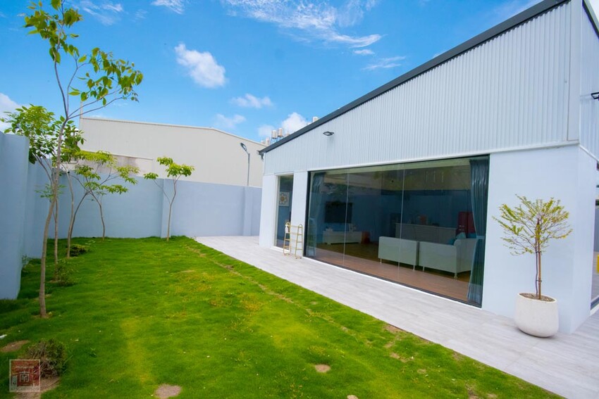 【臺南住宿】百坪獨棟villa民宿｜安平包棟住宿｜室外庭園泳池｜BBQ設施｜烹煮設備~~拾光旅宿世平二館 - 南人幫