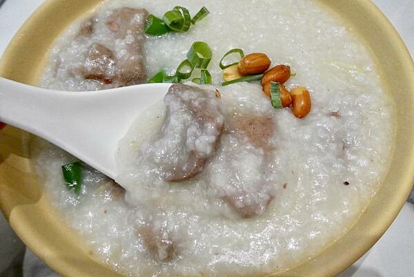 2022信義區美食/旺芳茶餐廳/信義區百貨美食/遠東百貨A13 B3樓FOOD OPERA食代館/來自香港好味道滿足你的味蕾