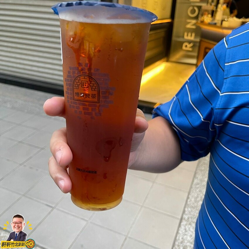 使用台灣原片茶葉.100%純天然無調整鮮乳 以1:1比例製作出天然、高品質的鮮奶茶