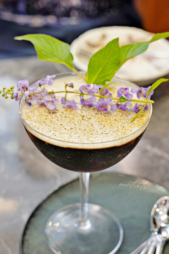 【台北】國父紀念館站｜Placeee 場所，復古優雅，開到兩點的深夜咖啡廳餐酒館