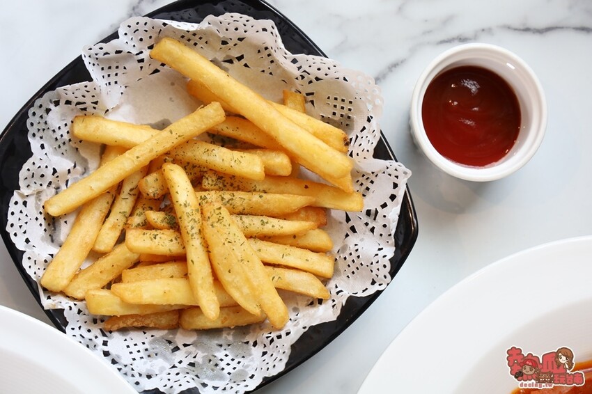 【台南美食】娃娃機免費玩，最大獎竟然是龍蝦！118元就能吃到的義大利麵超乎想像：是福氣鍋物 - 熱血玩台南。跳躍新世界