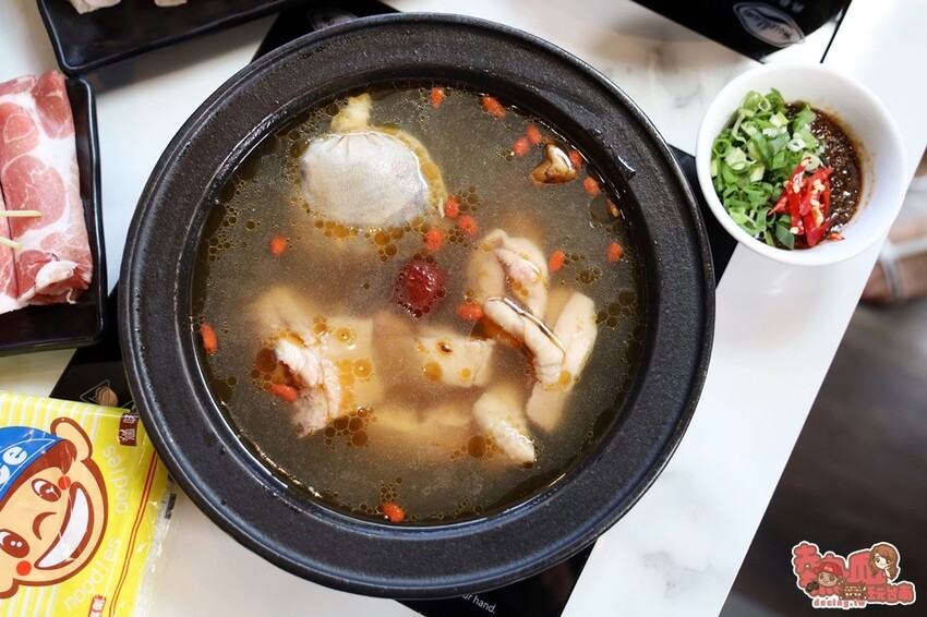 【台南美食】娃娃機免費玩，最大獎竟然是龍蝦！118元就能吃到的義大利麵超乎想像：是福氣鍋物 - 熱血玩台南。跳躍新世界