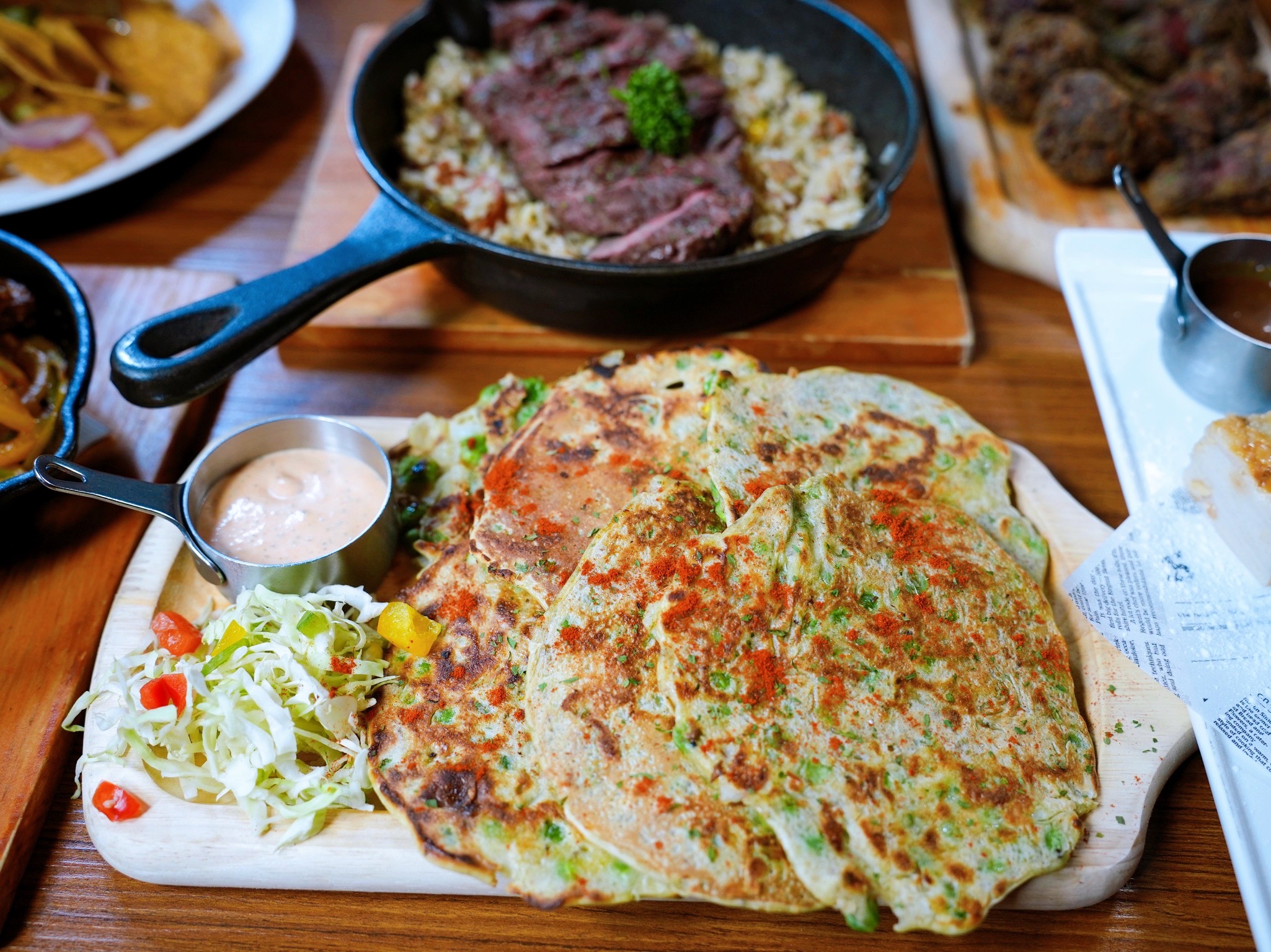 新竹竹北美食|『ABV加勒比海餐酒館-竹北旗艦店』多國特色異國料理&早午餐&超過300種世界精釀啤酒!小酌小聚首選!