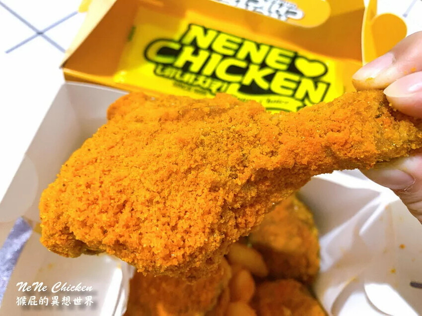 三重新開幕火鍋，麻辣鍋+牛奶鍋超好吃，營業到半夜1點可以吃宵夜，有當月壽星優惠，小聲的說老闆帥帥的