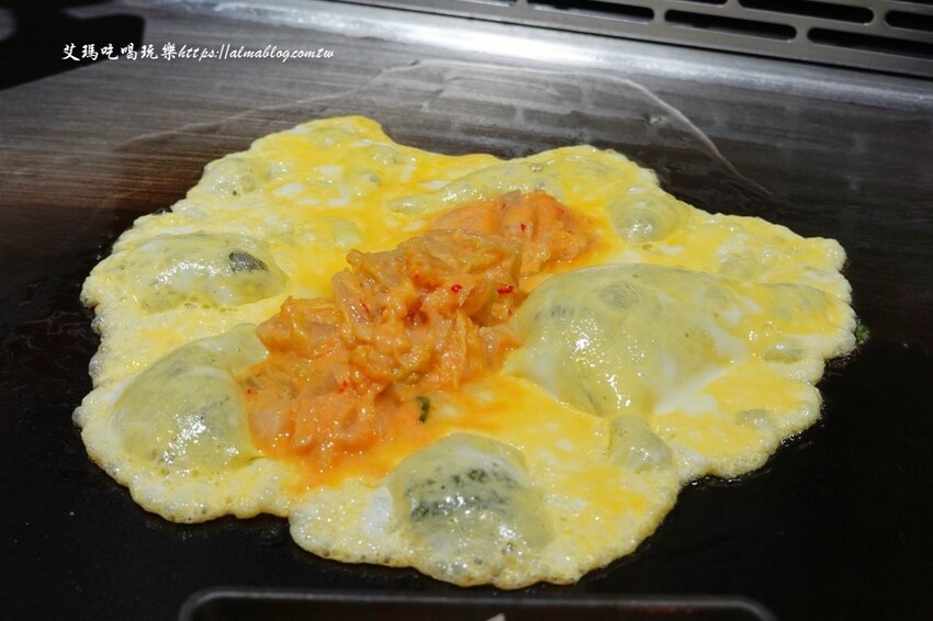 這家鐵板燒沒有豆芽菜！套餐185元內用飯、湯、杜老爺和紅茶無限供應，湯超多料耶