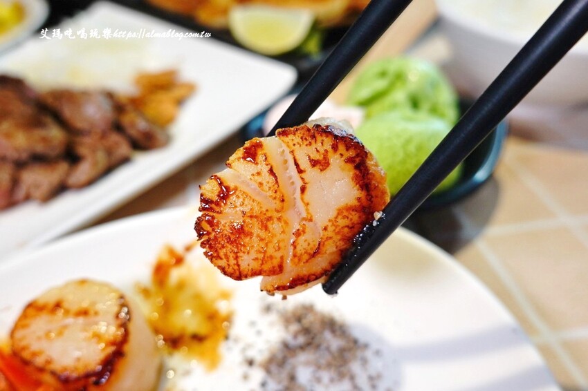 這家鐵板燒沒有豆芽菜！套餐185元內用飯、湯、杜老爺和紅茶無限供應，湯超多料耶