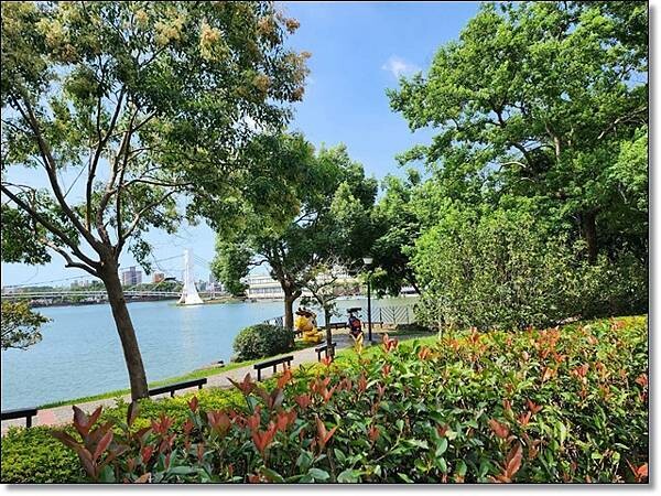 桃園市龍潭區【桃園龍潭】The畔cafe&dining☆陽光、草地、落地窗☆食尚玩家推薦、龍潭大池旁♡高顏值、超chill的景觀餐廳♡