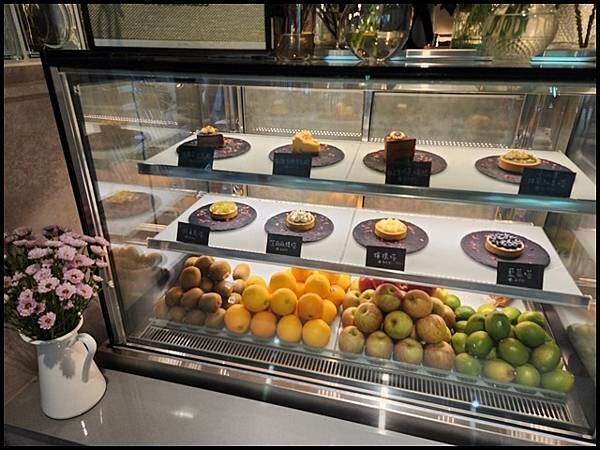 桃園市龍潭區【桃園龍潭】The畔cafe&dining☆陽光、草地、落地窗☆食尚玩家推薦、龍潭大池旁♡高顏值、超chill的景觀餐廳♡