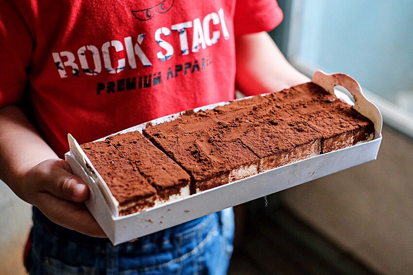 甜食控看過來!!台中18年烘焙老店推出經典長條蛋糕,自取享優惠、宅配限時免運,花小錢宅在家也能享受美好滋味!