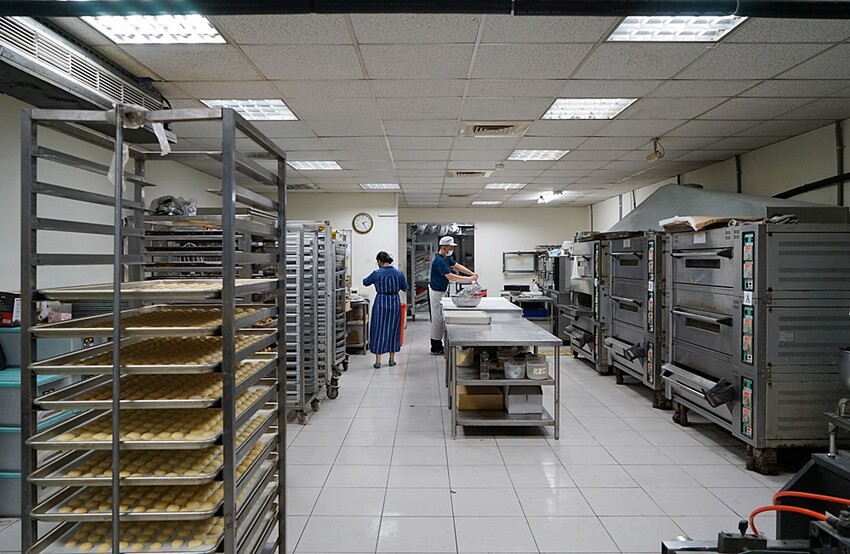 甜食控看過來!!台中18年烘焙老店推出經典長條蛋糕,自取享優惠、宅配限時免運,花小錢宅在家也能享受美好滋味!