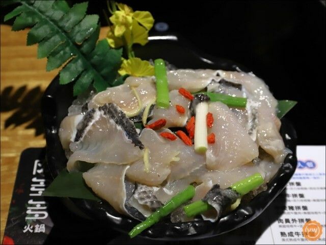 台灣火鍋第一品牌│蔬食者的天堂鍋物35種蔬菜無限吃：肉多多台南大遠百公園店 **內有粉絲抽獎**