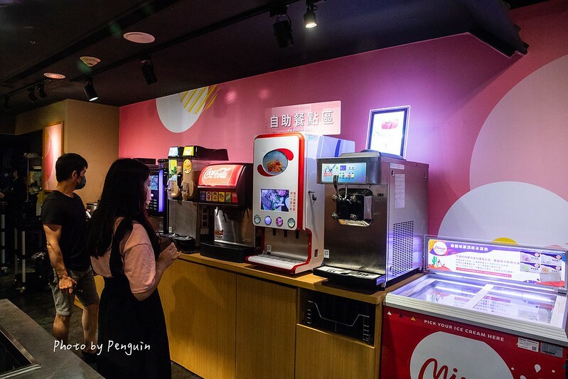 台南．中西區．最歡樂最大火鍋集團．樂多多集團．肉多多火鍋大遠百公園店．三人行，必有麻辣吃．三份套餐即贈一鍋爆炒川府麻辣鍋。