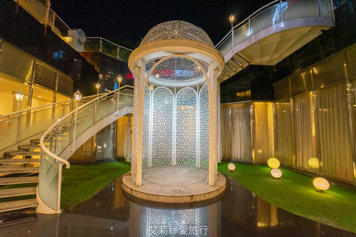 烤鴨+港點吃到飽599起！平日再打85折！近百道美食、脆皮烤鴨現場片鴨秀、熱呼呼推車港點、現調港式飲品甜點、現炒熱菜、港式熱粥...任選任吃超划算