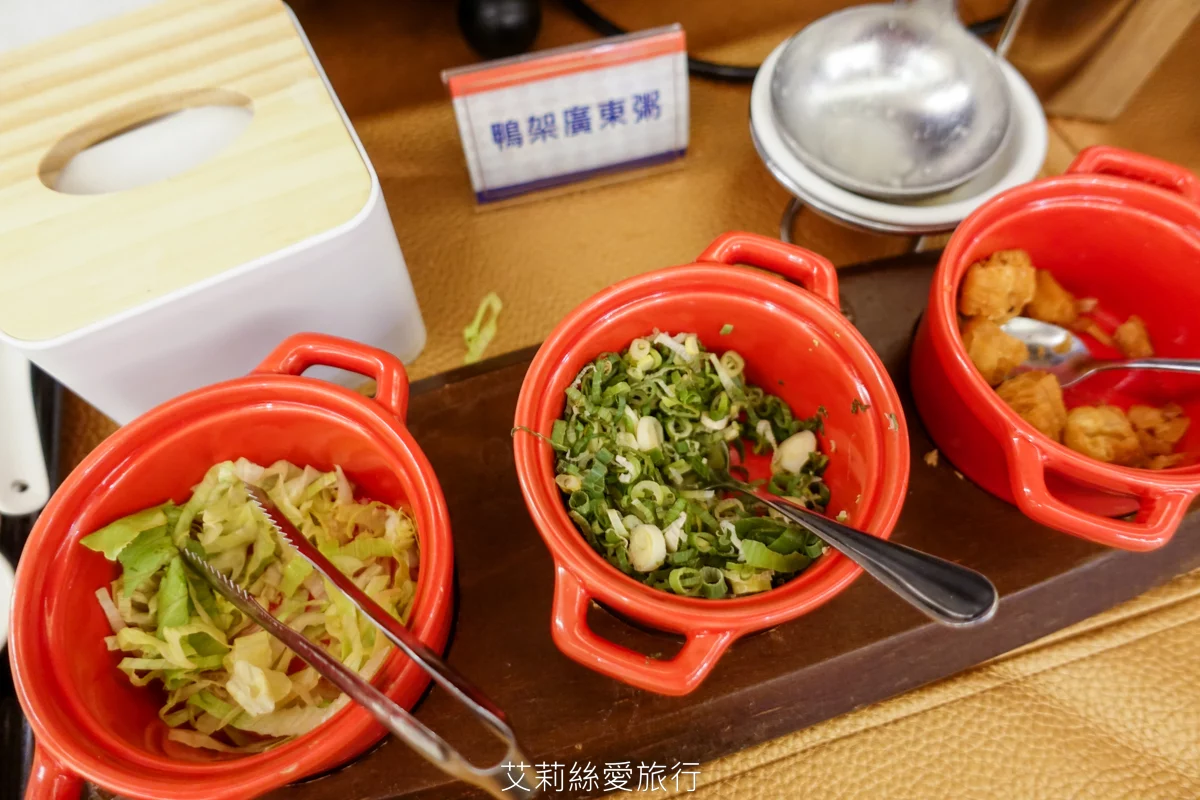 烤鴨+港點吃到飽599起！平日再打85折！近百道美食、脆皮烤鴨現場片鴨秀、熱呼呼推車港點、現調港式飲品甜點、現炒熱菜、港式熱粥...任選任吃超划算