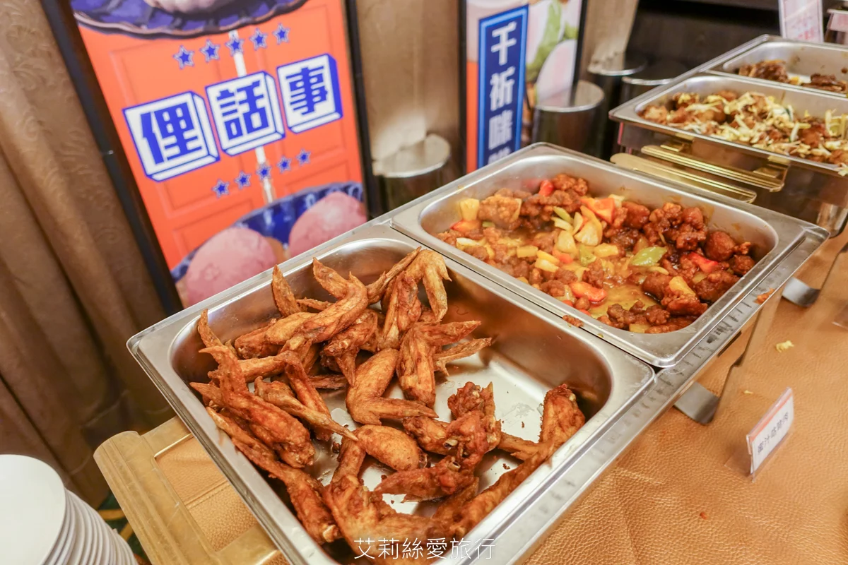 烤鴨+港點吃到飽599起！平日再打85折！近百道美食、脆皮烤鴨現場片鴨秀、熱呼呼推車港點、現調港式飲品甜點、現炒熱菜、港式熱粥...任選任吃超划算