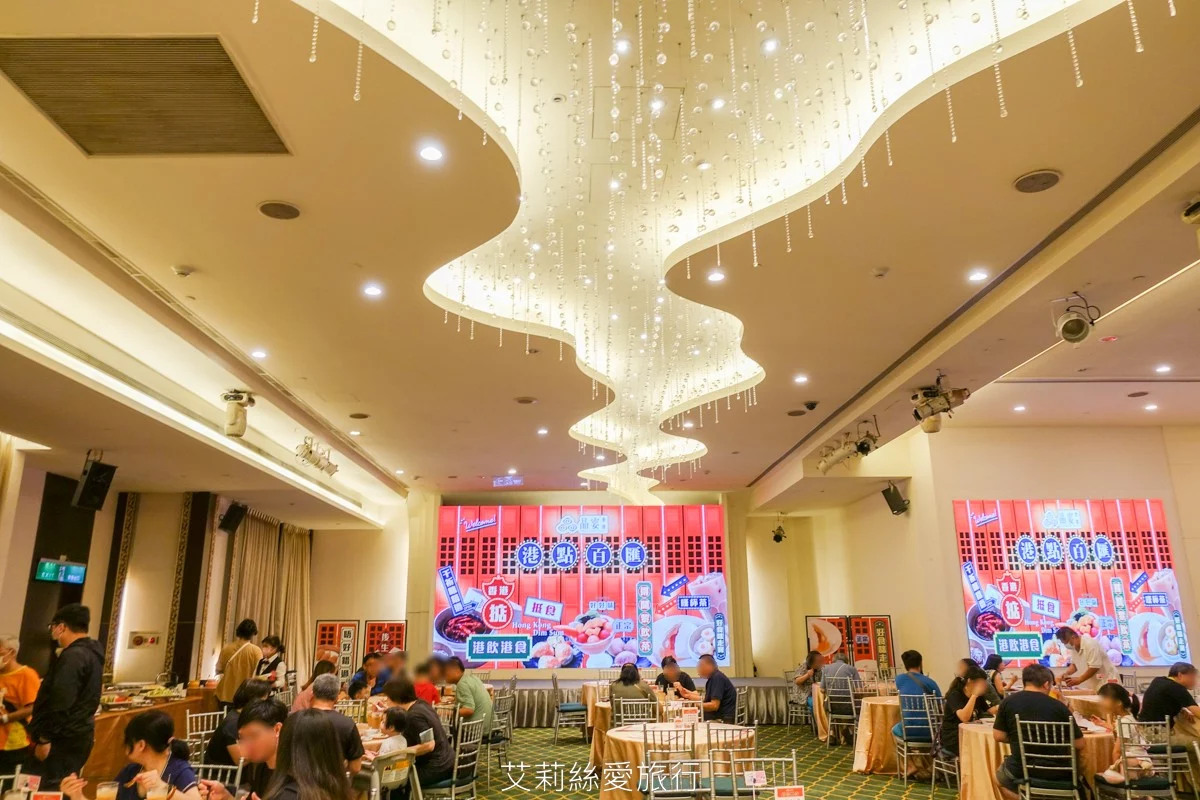 烤鴨+港點吃到飽599起！平日再打85折！近百道美食、脆皮烤鴨現場片鴨秀、熱呼呼推車港點、現調港式飲品甜點、現炒熱菜、港式熱粥...任選任吃超划算