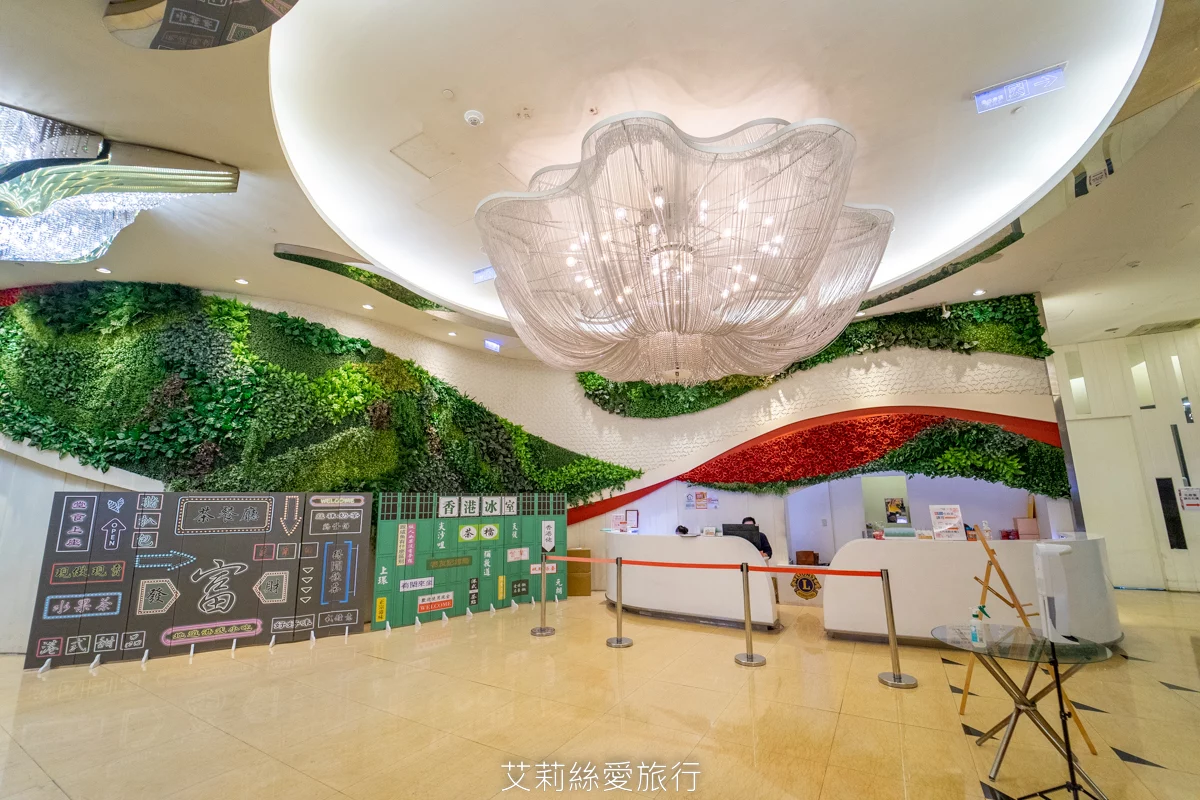 烤鴨+港點吃到飽599起！平日再打85折！近百道美食、脆皮烤鴨現場片鴨秀、熱呼呼推車港點、現調港式飲品甜點、現炒熱菜、港式熱粥...任選任吃超划算