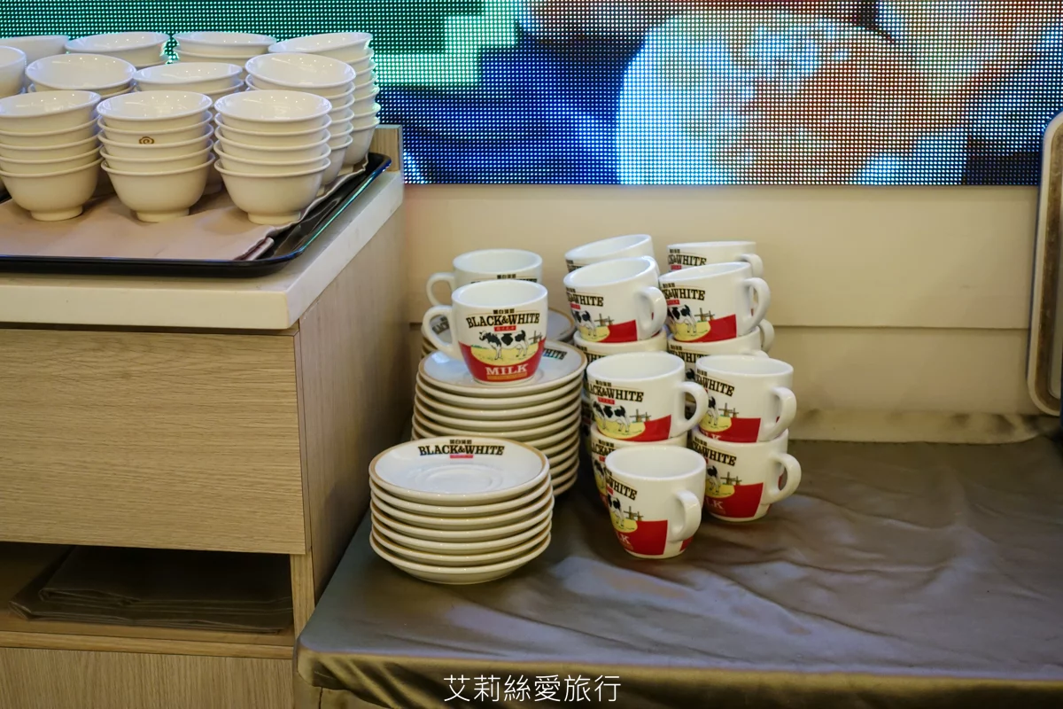 烤鴨+港點吃到飽599起！平日再打85折！近百道美食、脆皮烤鴨現場片鴨秀、熱呼呼推車港點、現調港式飲品甜點、現炒熱菜、港式熱粥...任選任吃超划算