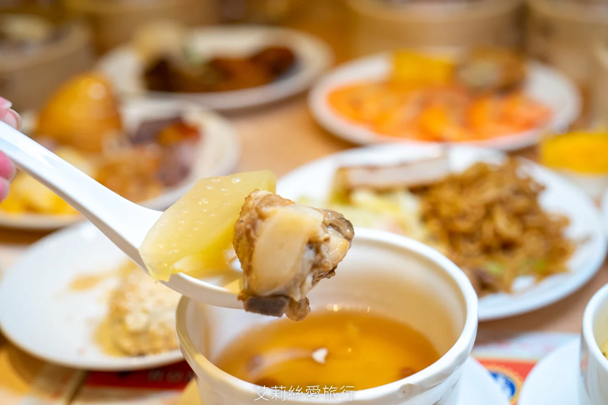 烤鴨+港點吃到飽599起！平日再打85折！近百道美食、脆皮烤鴨現場片鴨秀、熱呼呼推車港點、現調港式飲品甜點、現炒熱菜、港式熱粥...任選任吃超划算