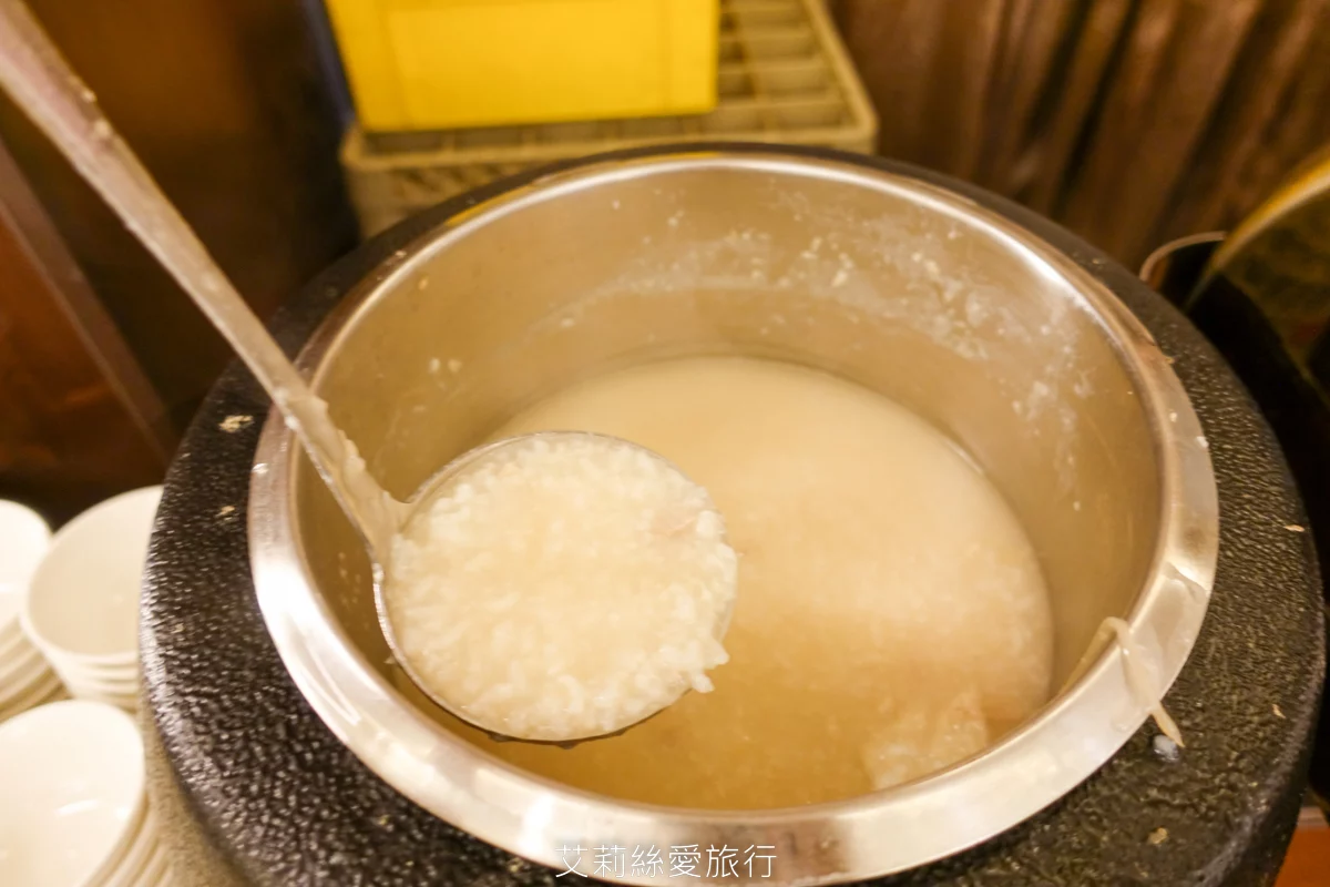 烤鴨+港點吃到飽599起！平日再打85折！近百道美食、脆皮烤鴨現場片鴨秀、熱呼呼推車港點、現調港式飲品甜點、現炒熱菜、港式熱粥...任選任吃超划算