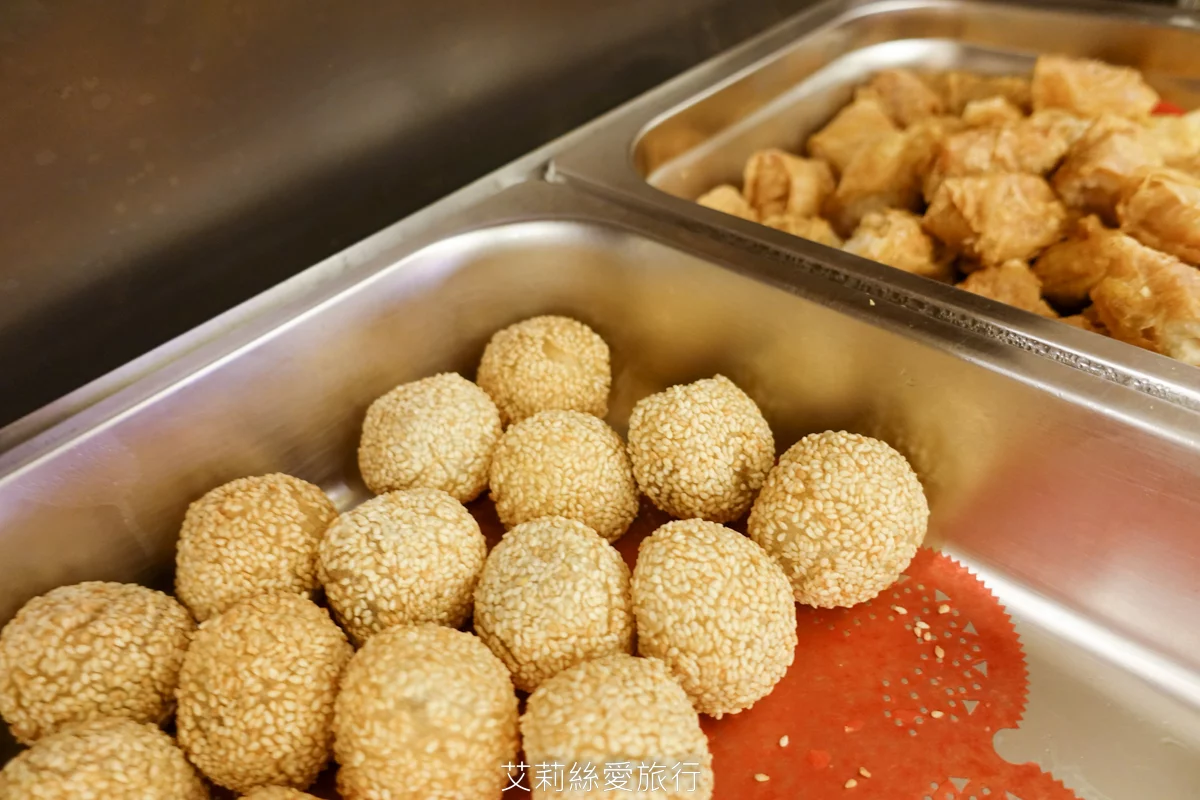 烤鴨+港點吃到飽599起！平日再打85折！近百道美食、脆皮烤鴨現場片鴨秀、熱呼呼推車港點、現調港式飲品甜點、現炒熱菜、港式熱粥...任選任吃超划算