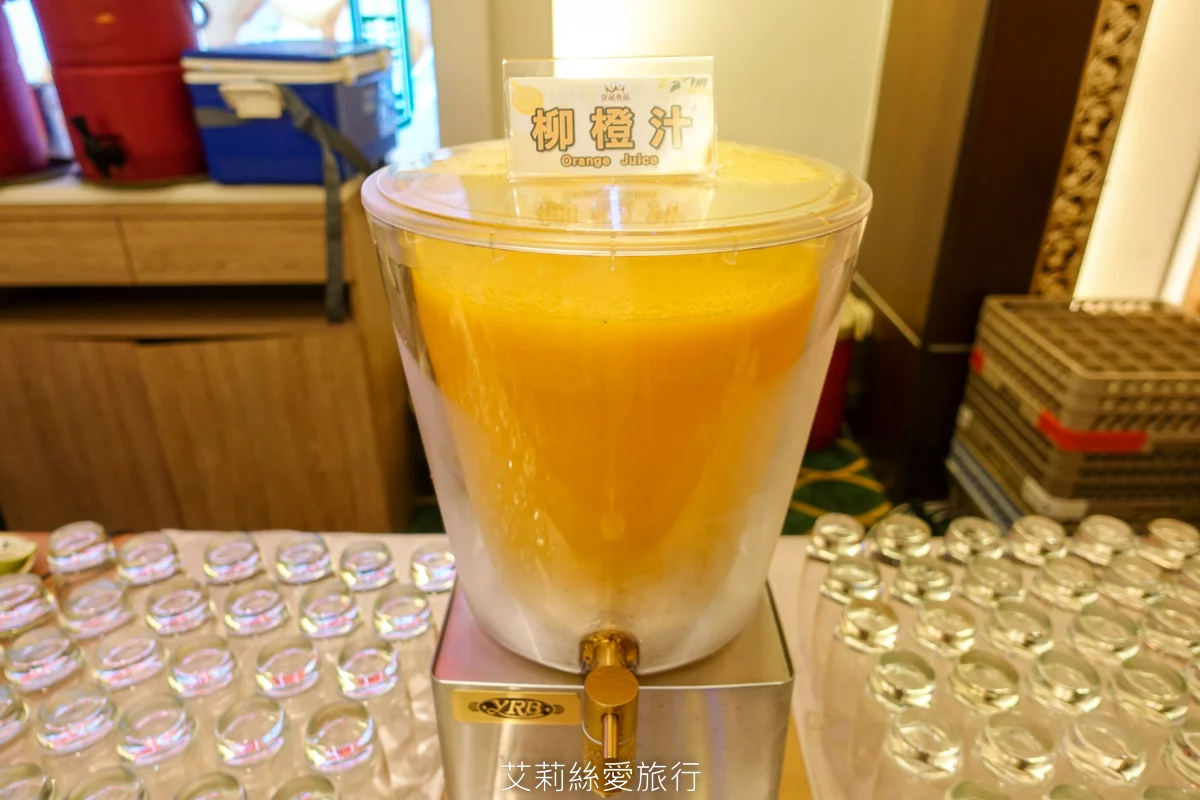 烤鴨+港點吃到飽599起！平日再打85折！近百道美食、脆皮烤鴨現場片鴨秀、熱呼呼推車港點、現調港式飲品甜點、現炒熱菜、港式熱粥...任選任吃超划算