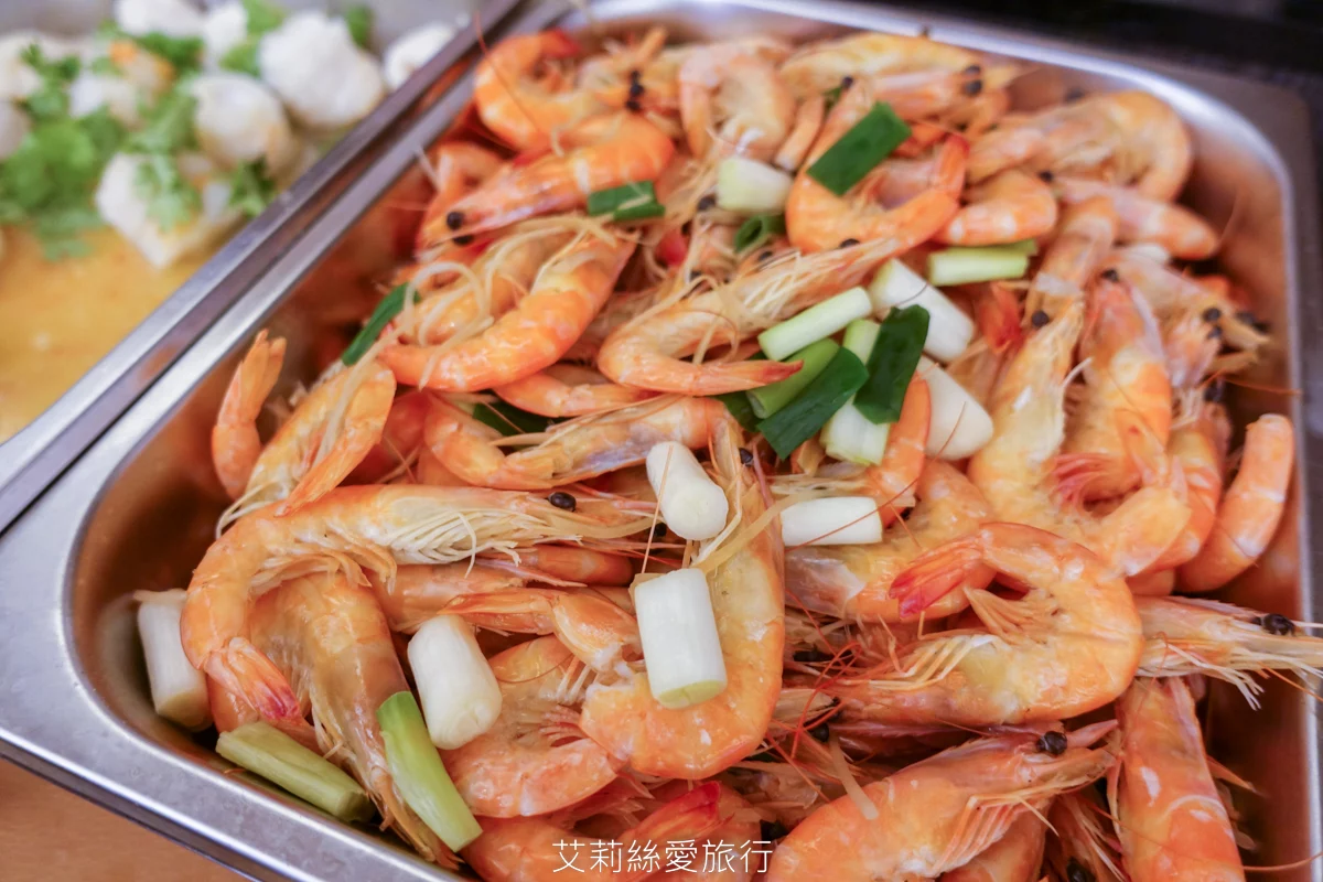 烤鴨+港點吃到飽599起！平日再打85折！近百道美食、脆皮烤鴨現場片鴨秀、熱呼呼推車港點、現調港式飲品甜點、現炒熱菜、港式熱粥...任選任吃超划算