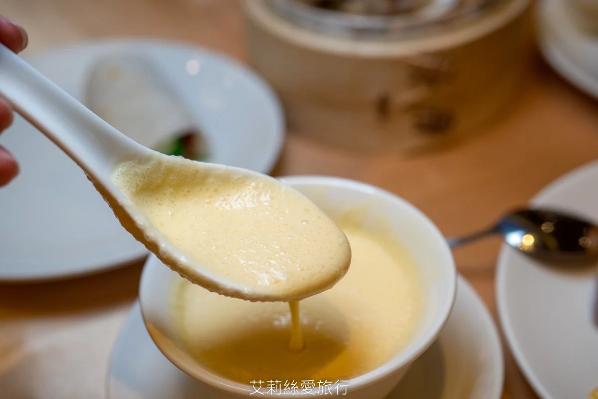 烤鴨+港點吃到飽599起！平日再打85折！近百道美食、脆皮烤鴨現場片鴨秀、熱呼呼推車港點、現調港式飲品甜點、現炒熱菜、港式熱粥...任選任吃超划算