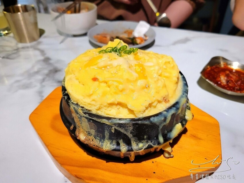 初瓦韓式料理|王品集團新品牌!雙人套餐鍋、拌飯、煎餅、炸雞、烤肉一次擁有!內含日間夜間外帶,全系列菜