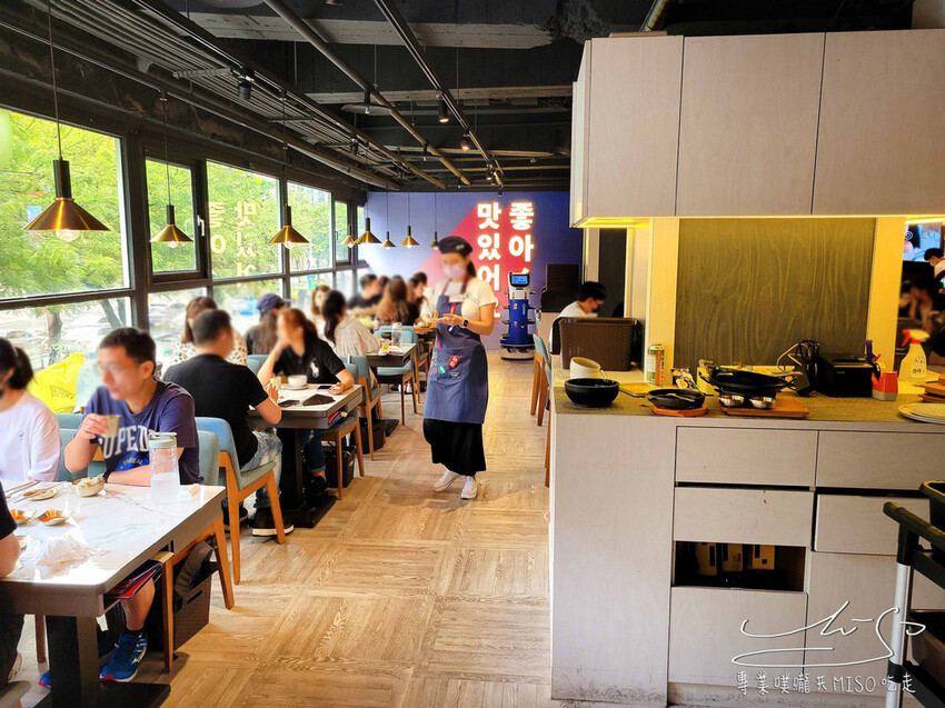 初瓦韓式料理|王品集團新品牌!雙人套餐鍋、拌飯、煎餅、炸雞、烤肉一次擁有!內含日間夜間外帶,全系列菜