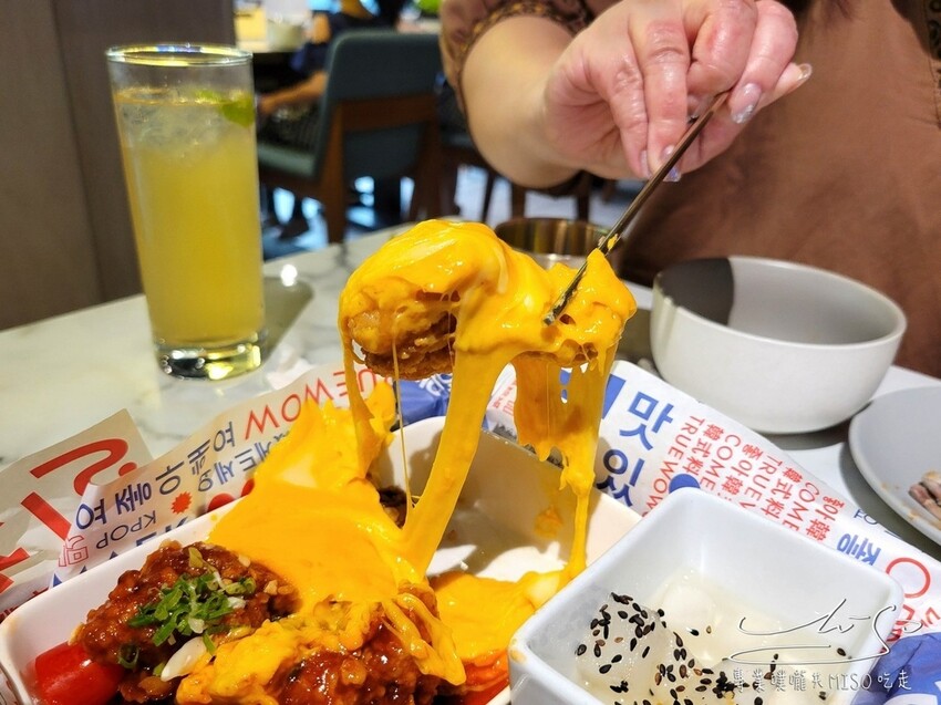 初瓦韓式料理|王品集團新品牌!雙人套餐鍋、拌飯、煎餅、炸雞、烤肉一次擁有!內含日間夜間外帶,全系列菜