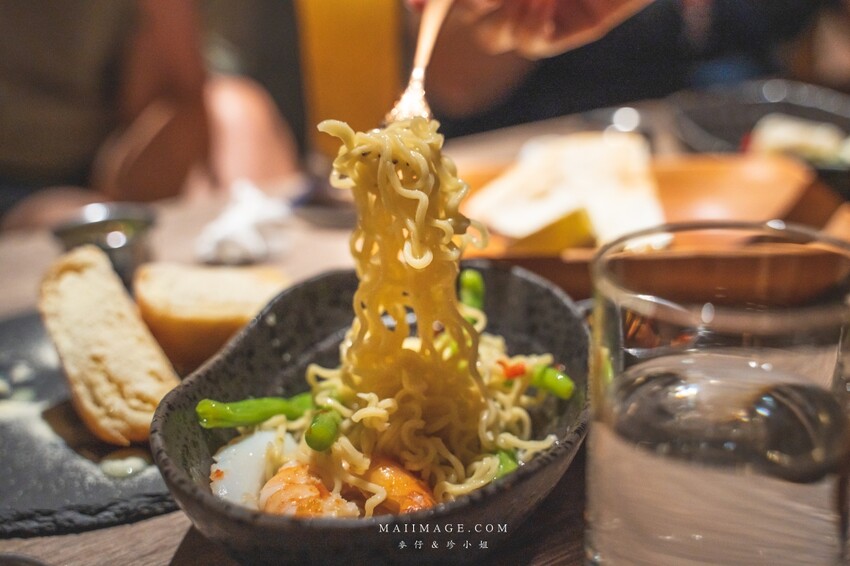 台北夜生活｜Book ing Bar中山店～台北人氣超高的密室酒吧開分店囉！台北酒吧、台北調酒、大同區調酒、捷運