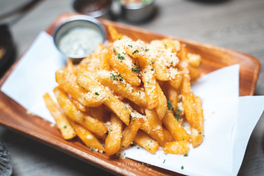 台北夜生活｜Book ing Bar中山店～台北人氣超高的密室酒吧開分店囉！台北酒吧、台北調酒、大同區調酒、捷運