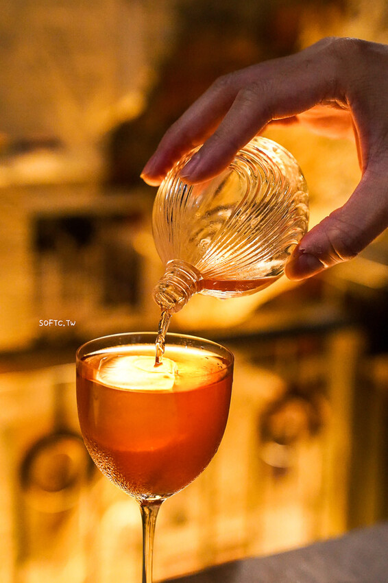 神秘中山酒吧「Book ing Bar中山」新開幕雙連站酒吧推薦 - 軟西，遊記