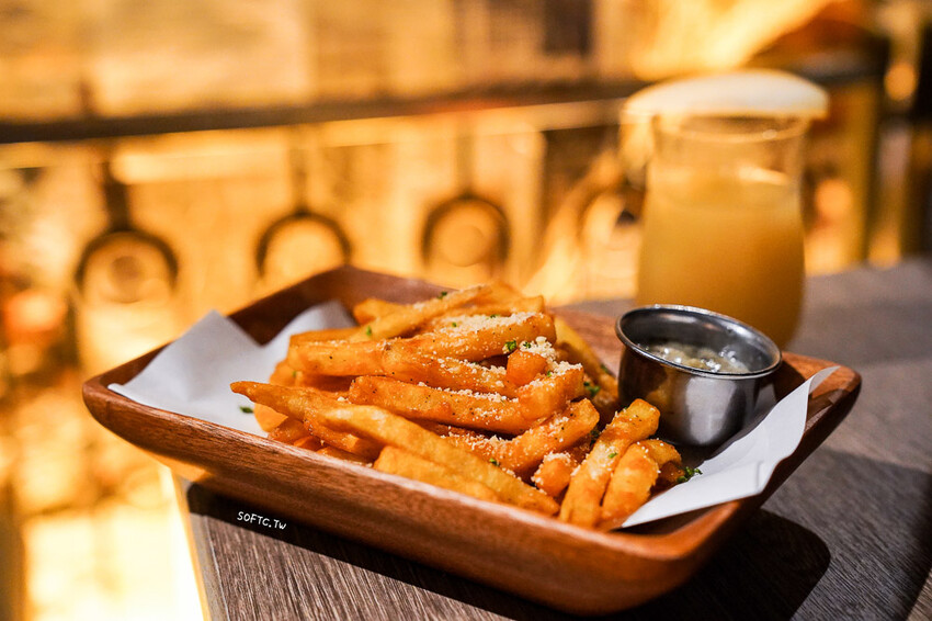 神秘中山酒吧「Book ing Bar中山」新開幕雙連站酒吧推薦 - 軟西，遊記