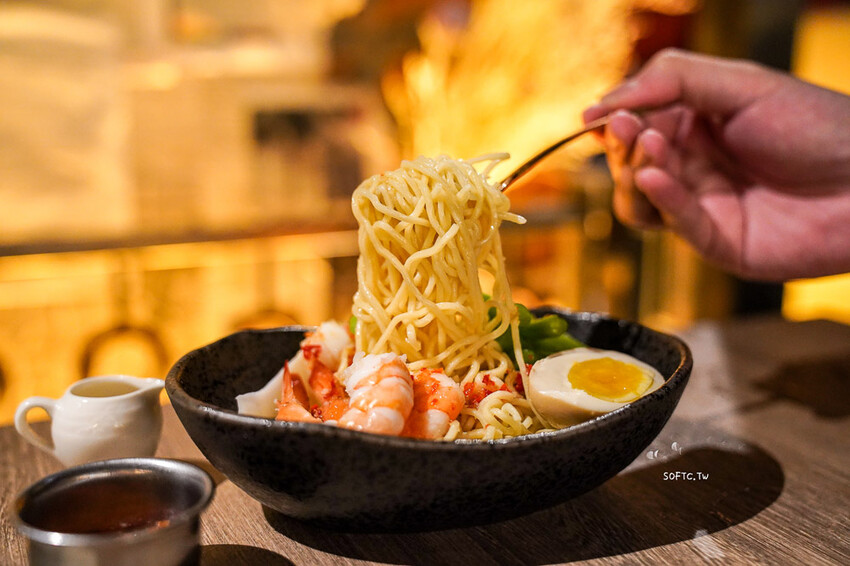 神秘中山酒吧「Book ing Bar中山」新開幕雙連站酒吧推薦 - 軟西，遊記