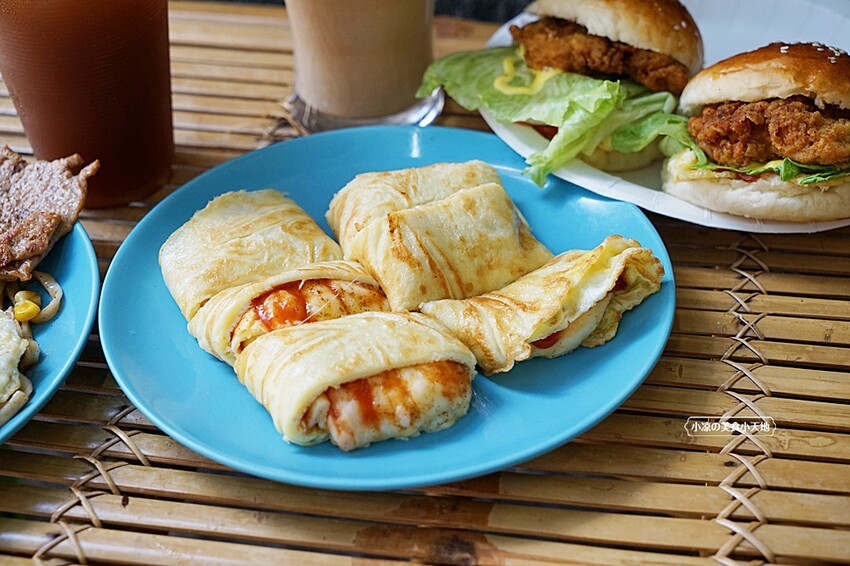 隱藏版黃金粉漿蛋餅，會牽絲ㄟ起司蛋餅，多到滿出來！這家從早吃到晚的銅板美食